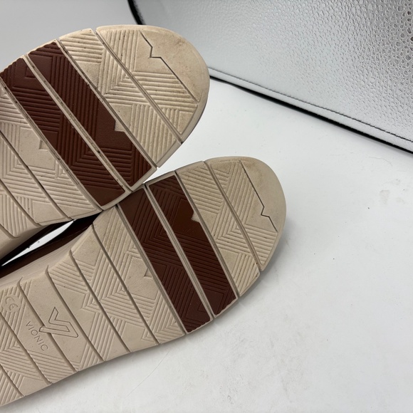 Vionic Women's Linden Slip-on-Ladies Walking Loafer with Concealed Orthotic 11W - Picture 8 of 12